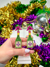 Load image into Gallery viewer, Beaded Fleur-de-Lis Bottle
